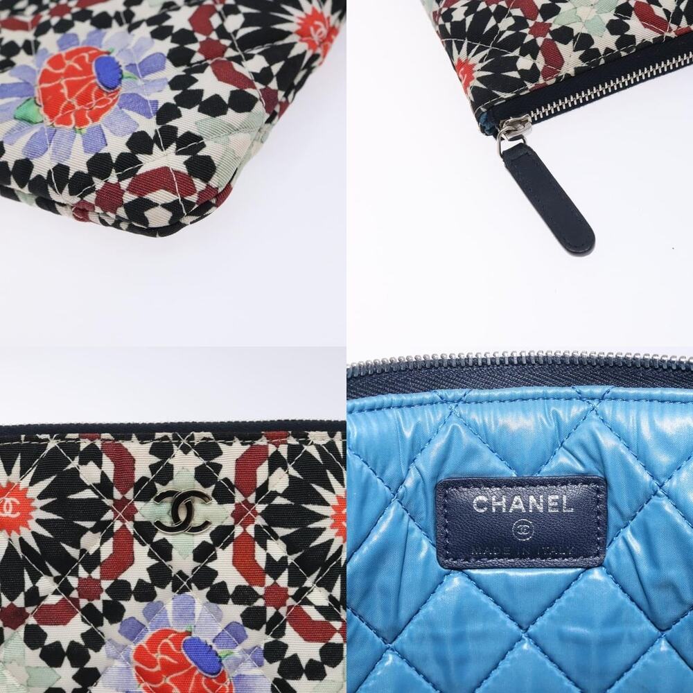 Chanel Matelasse Clutch Bag - Picture 4 of 6